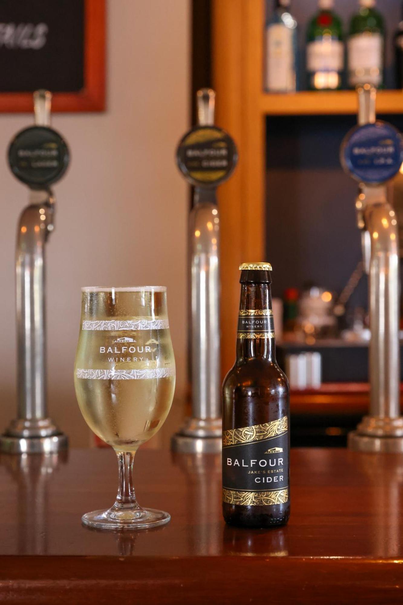 The Goudhurst Inn Екстериор снимка