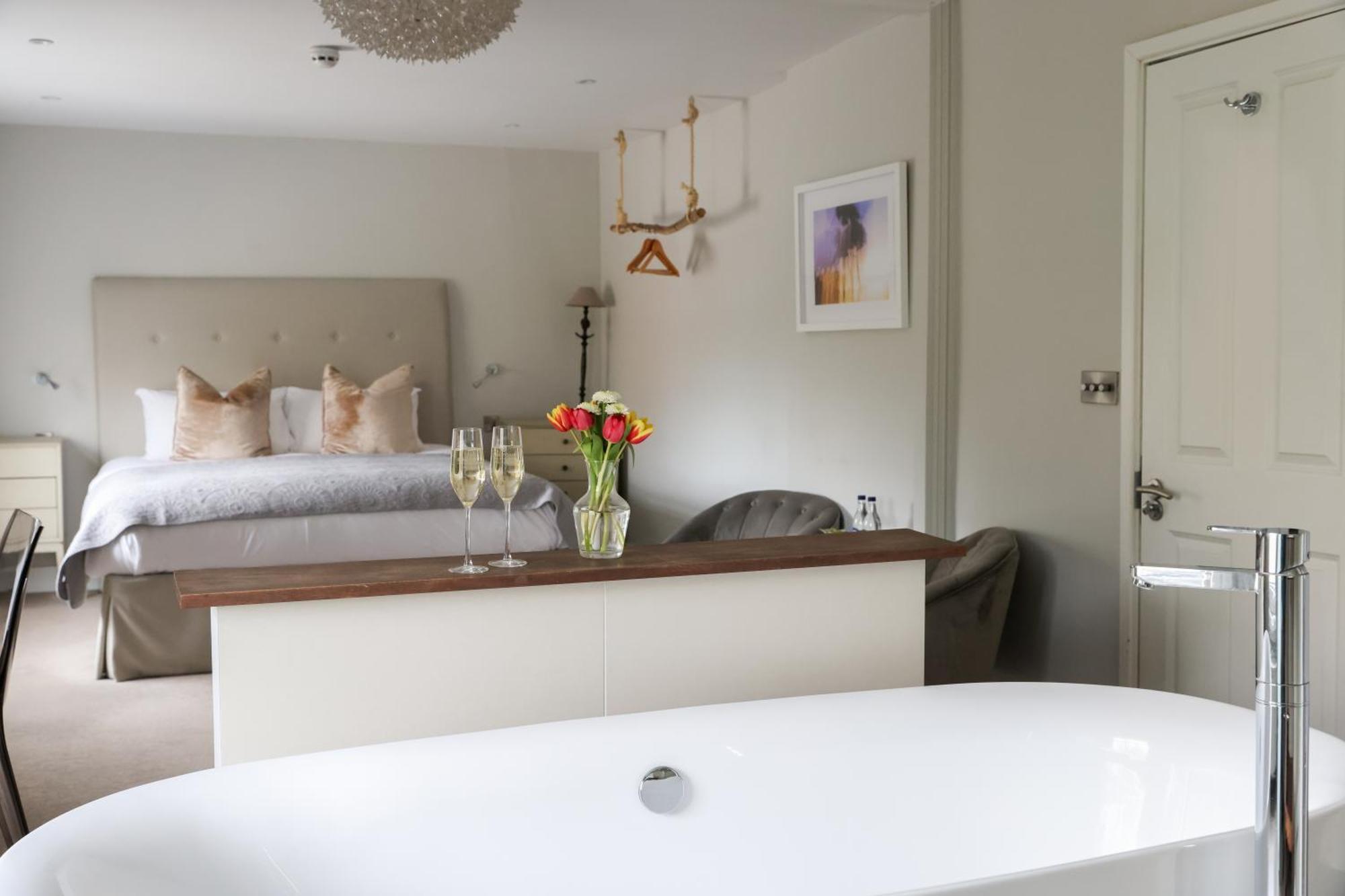 The Goudhurst Inn Екстериор снимка
