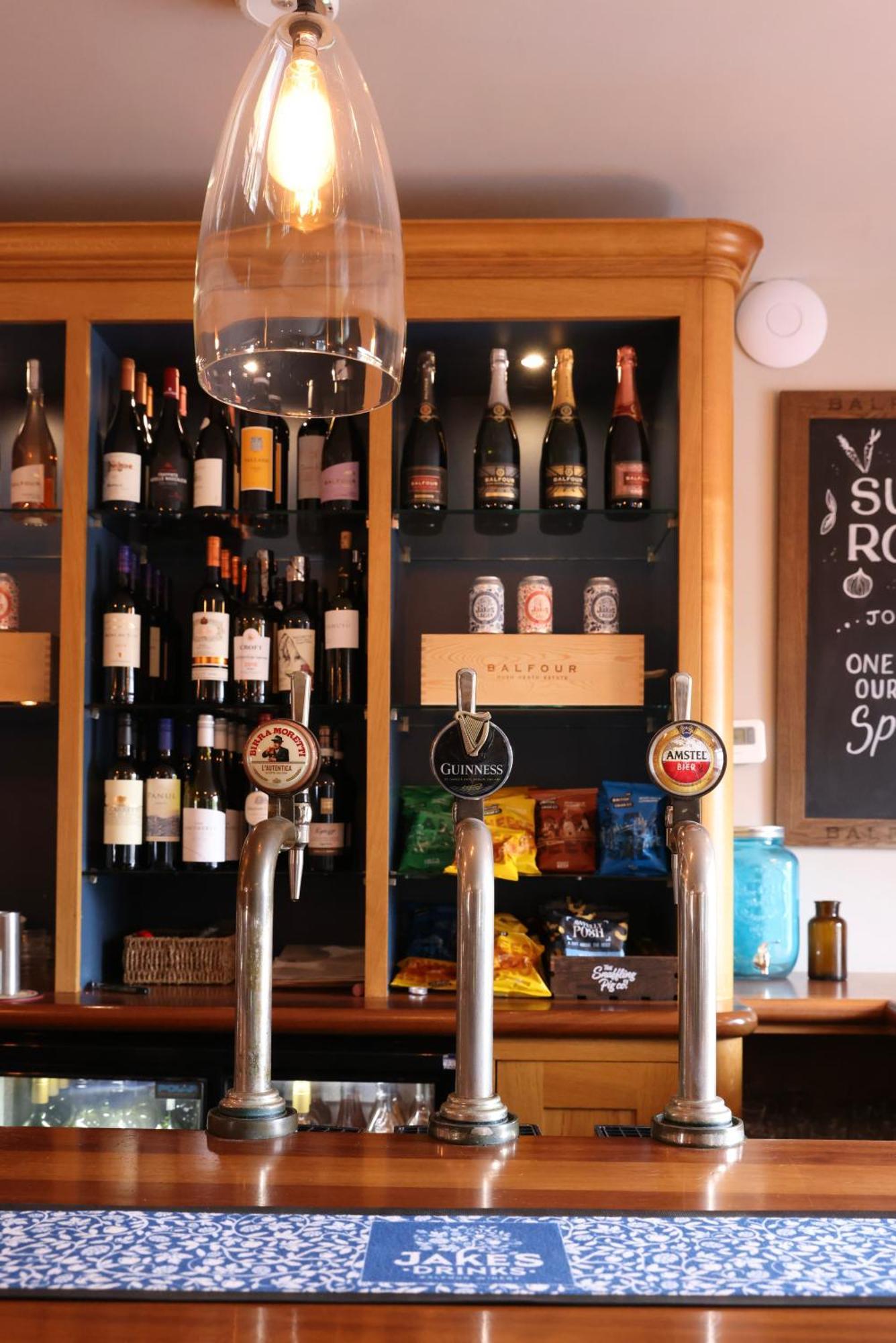 The Goudhurst Inn Екстериор снимка