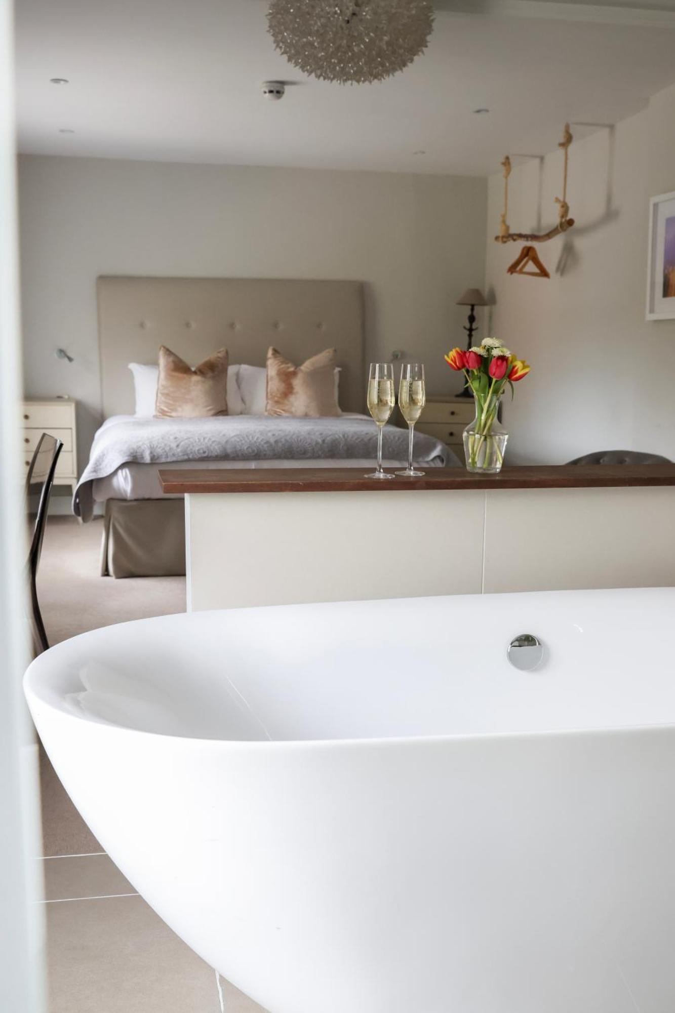 The Goudhurst Inn Екстериор снимка